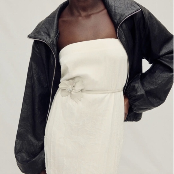 128. MANGO MNG Flower Thin Leather Belt $50 EUC OS - Picture 2 of 5